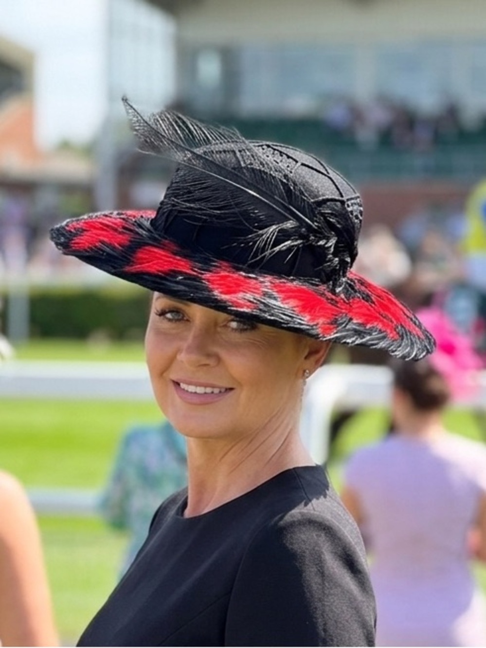1960s Vintage Mr John Classic Black Red Brim Feather Hat Races Opening Day Derby